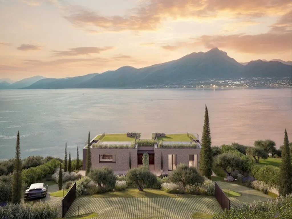 Luxury Villa with Private Pool in Torri del Benaco