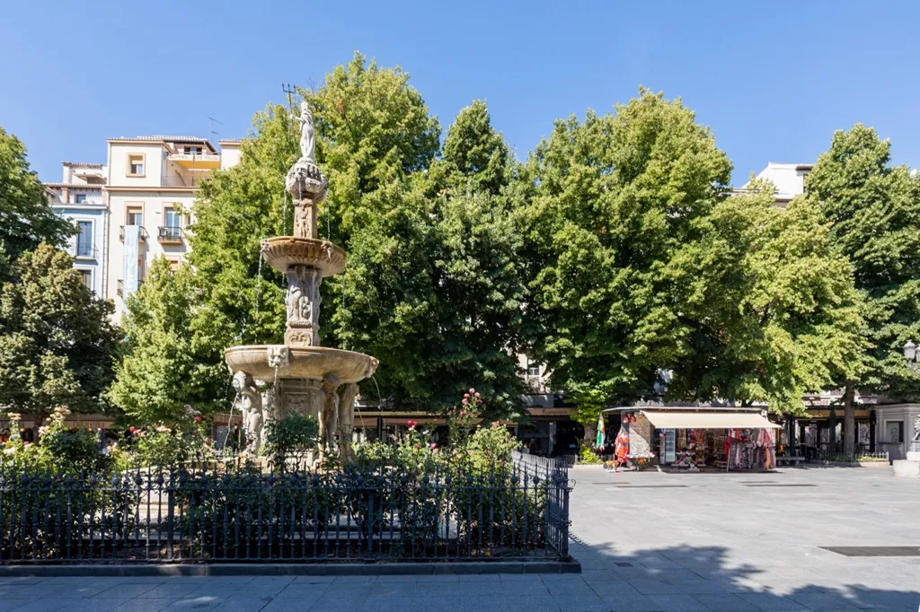 Apartment with Plaza Views in Granada Centre