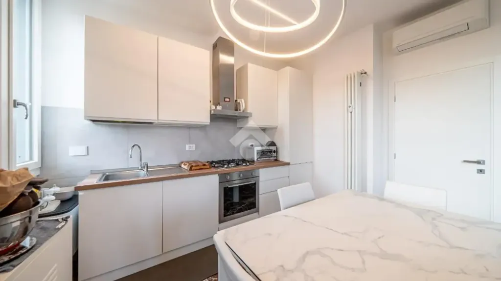 Cuisine - Signorile Flat with Ascender in Modena's Historic Centre