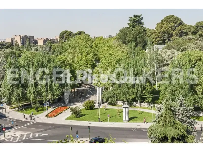Modern Flat with Park Proximity in Retiro