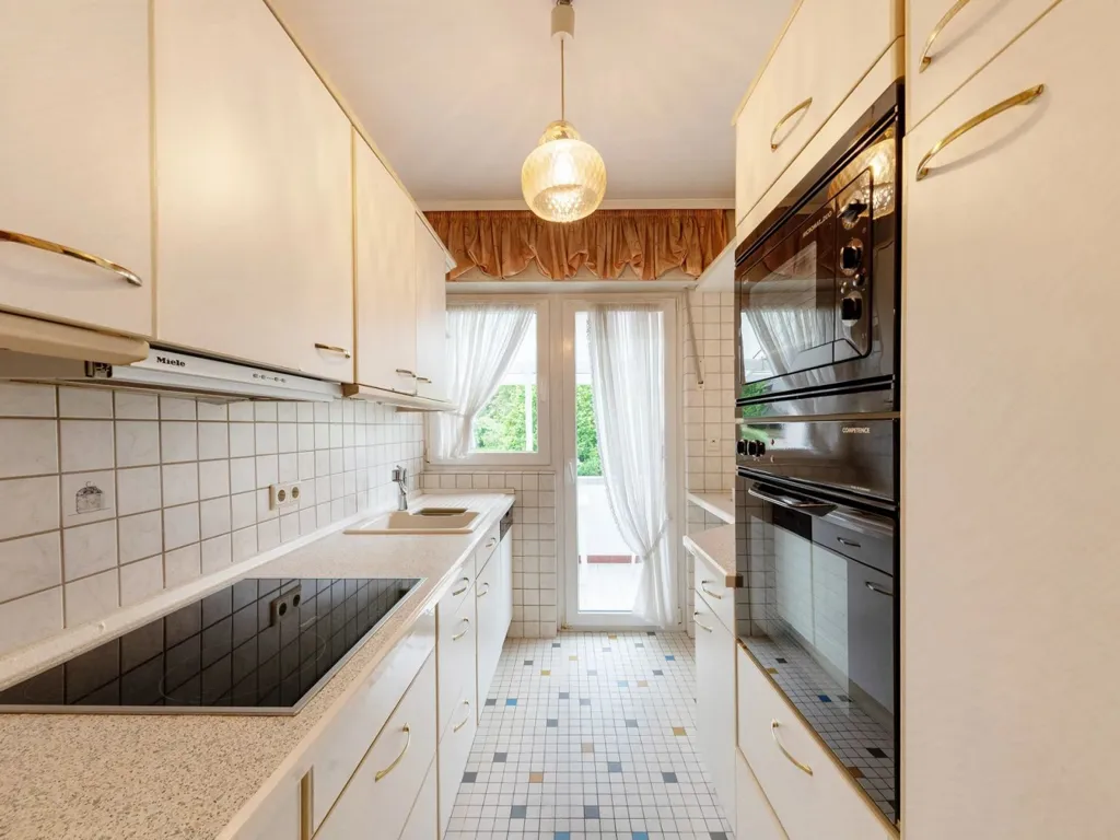 Kitchen - 4-Faced House with Development Potential in Mertert