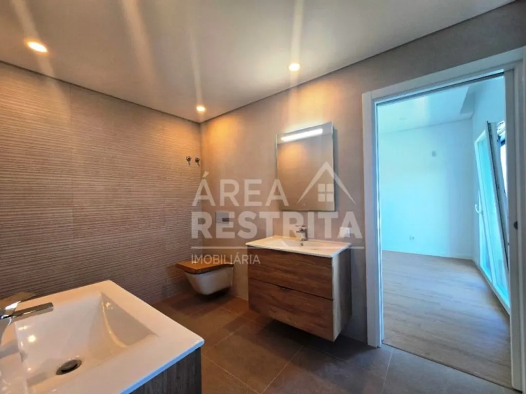 Vannitoad - Luxury Detached House with Pool in Setúbal