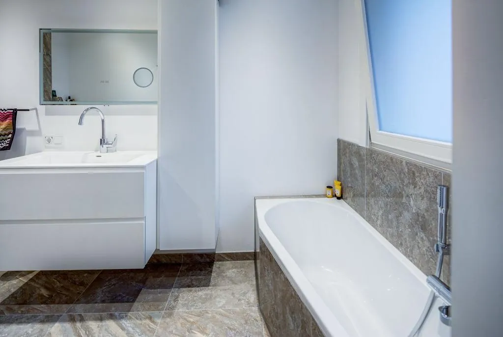 Salles de bain - High-End Apartment with Terrace in Amsterdam Oud-Zuid