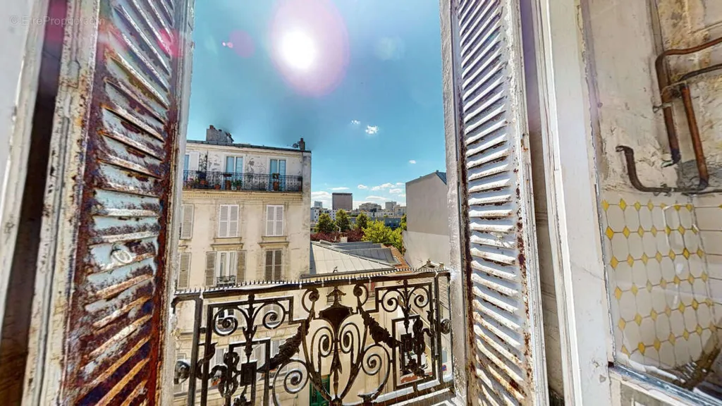 Balcony - Bright 2-Bedroom Flat in Pantin's Golden Triangle