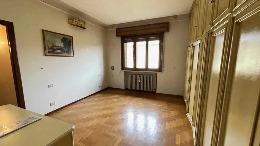 Kabinet - Spacious Apartment with Balcony in Suzzara