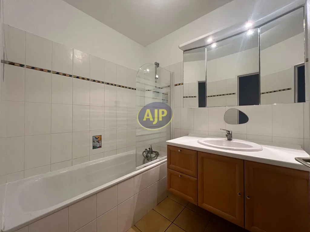 Salles de bain - Appartement avec balcon à Nantes