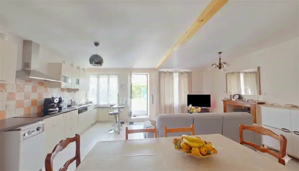 Salle à manger - Maison de 5 Pièces avec Cour Privée à Maisonneuve