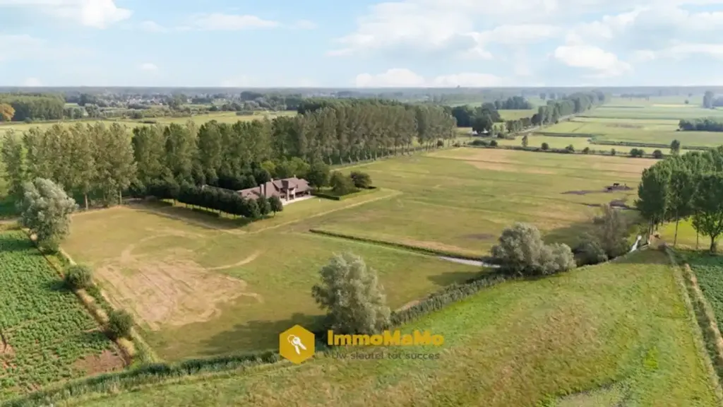 Vue aérienne - Villa avec Piscine Intérieure et Écuries à Mendonk