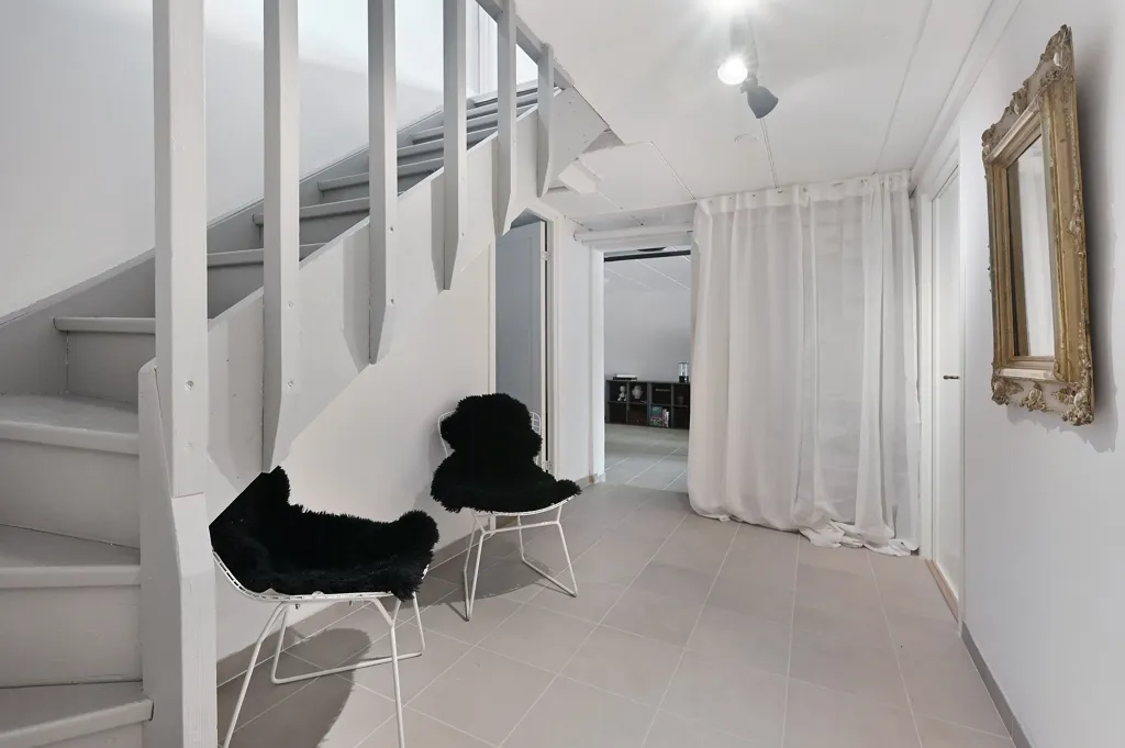 Pièces - Fully Renovated Villa with Sunny Garden in Järfälla