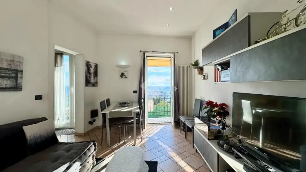 Séjour - Quadrilocale with Sea View Balcony in Noli