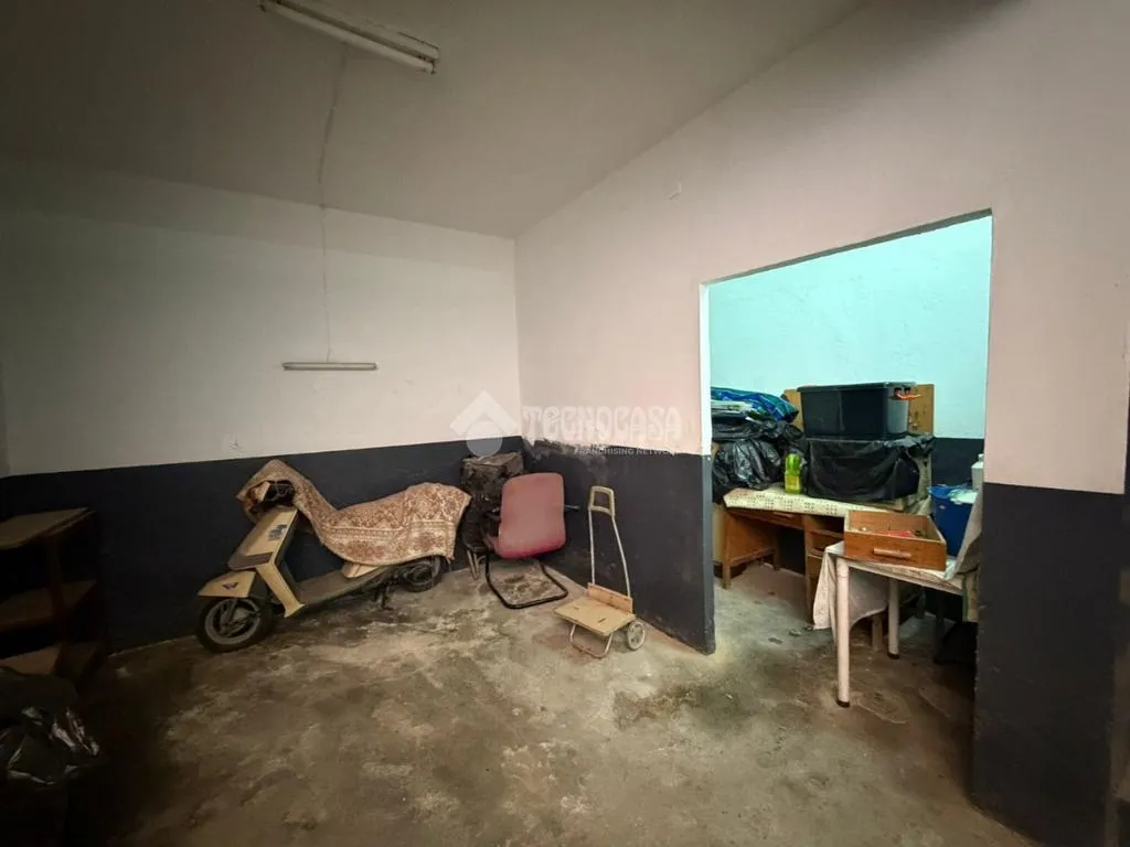 Garage - Adosado with Reform Potential in Torreblanca