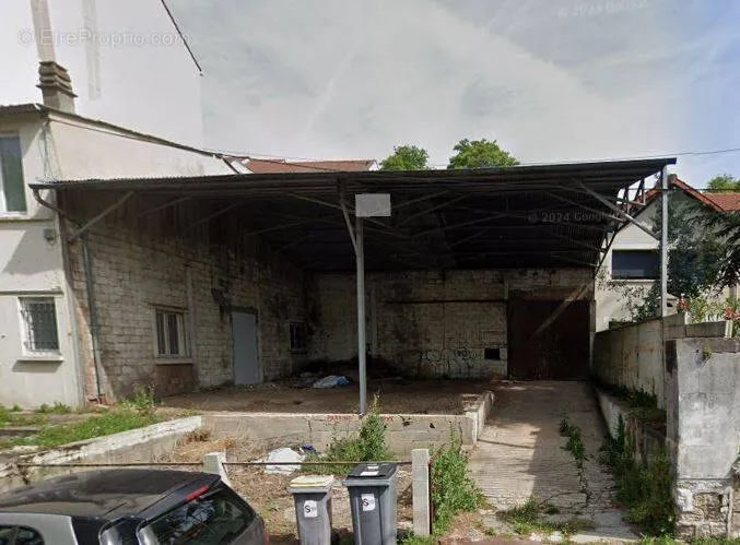 Aed - Commercial Plot with Garden in Conflans-Sainte-Honorine