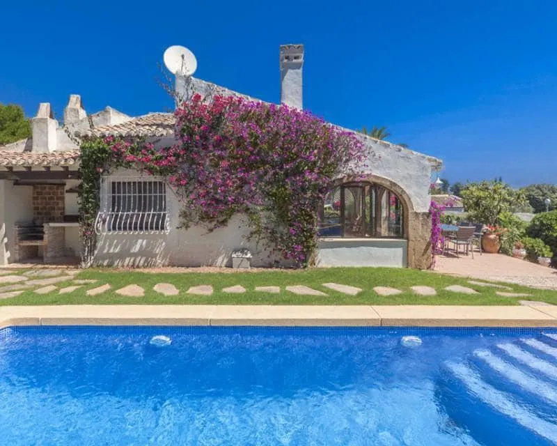 Bassein - South-Facing Villa with Pool in Tosalet, Javea