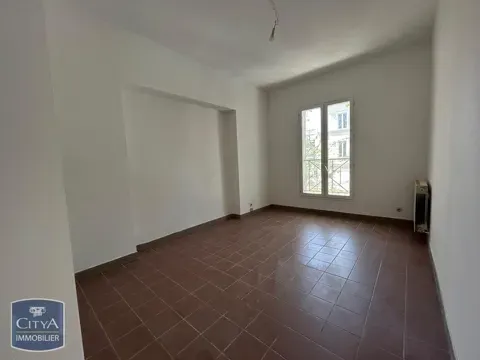 Toad - 2-Bedroom Apartment with Balcony in Carpentras