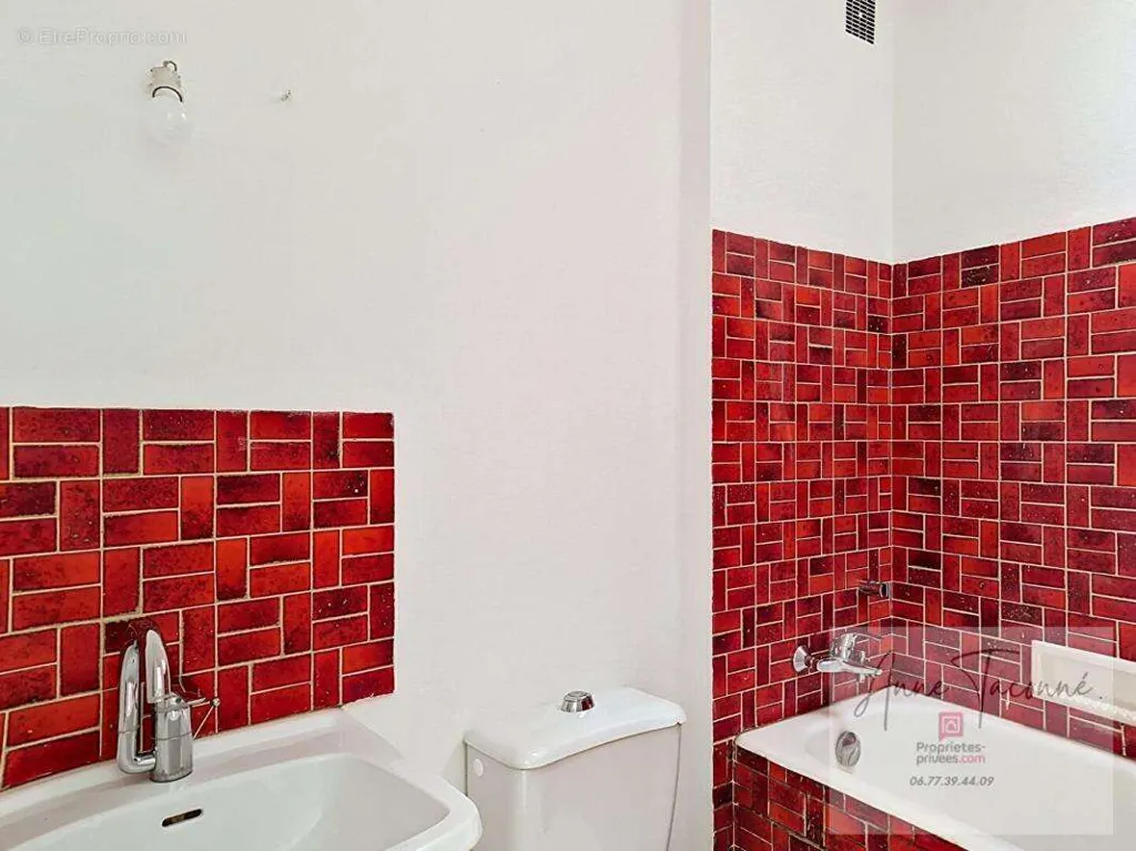 Salles de bain - Immeuble de Rapport en Centre-Ville à Pithiviers