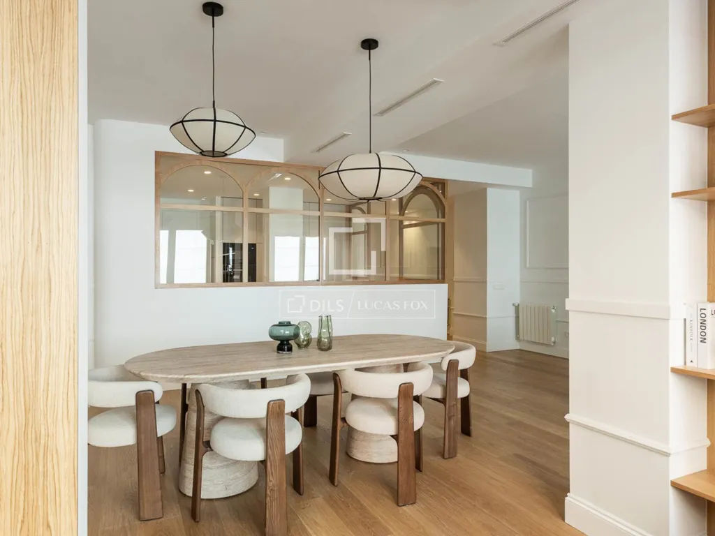 Dining Room - Luxury Flat with High Ceilings in Salamanca