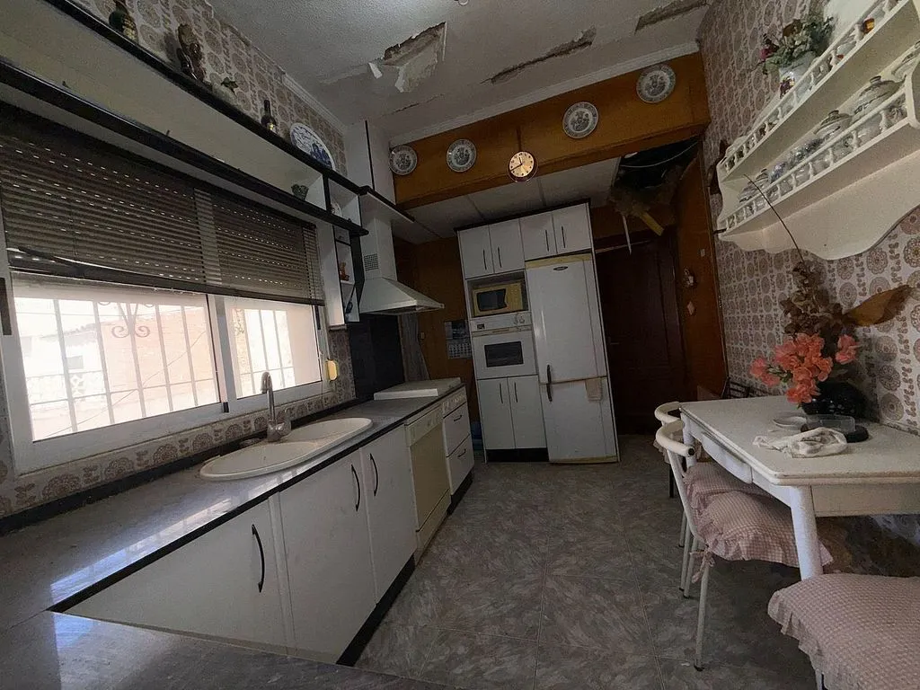 Cuisine - 6-Bedroom Flat with Private Patio in Los Dolores