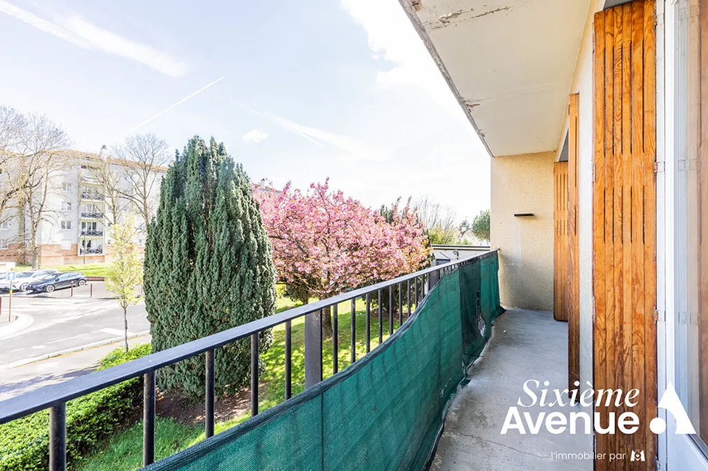 Rõdu - 3-Bed Flat with Balcony in Viry-Châtillon