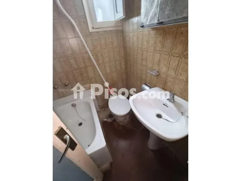 Bathrooms - Apartment with Renovation Potential in Onda