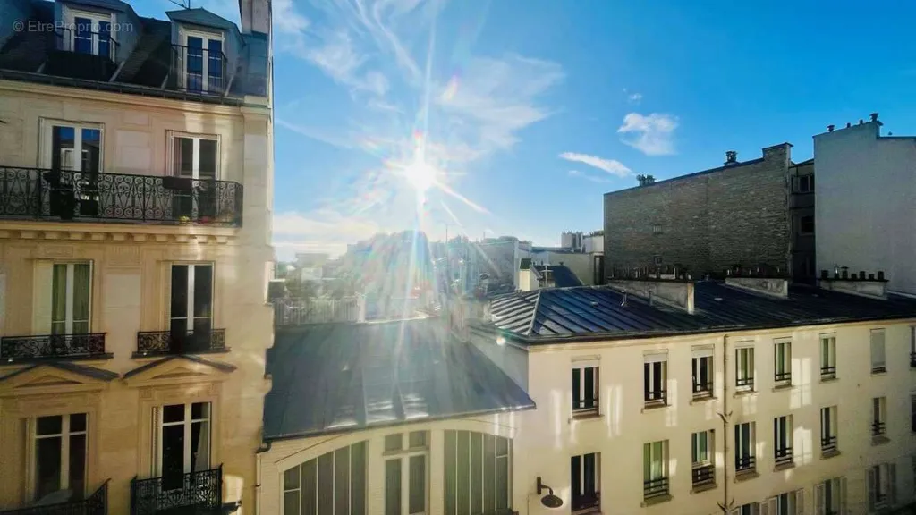 Balcony - 4-Piece Paris 16 Balcony with Etoile Proximity