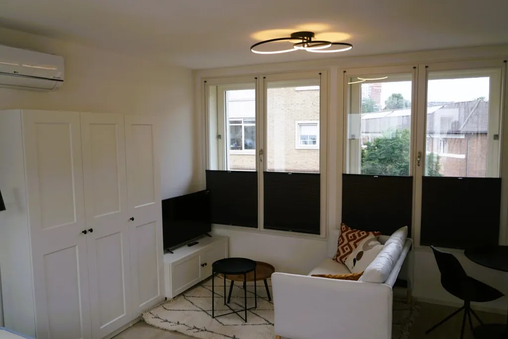 Elutuba - Luxury Studio with Pets Allowed in Tilburg