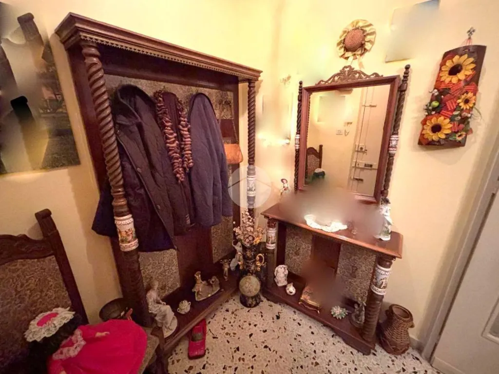 Esik - Twin-Storey Apartment with Balcony in Palermo