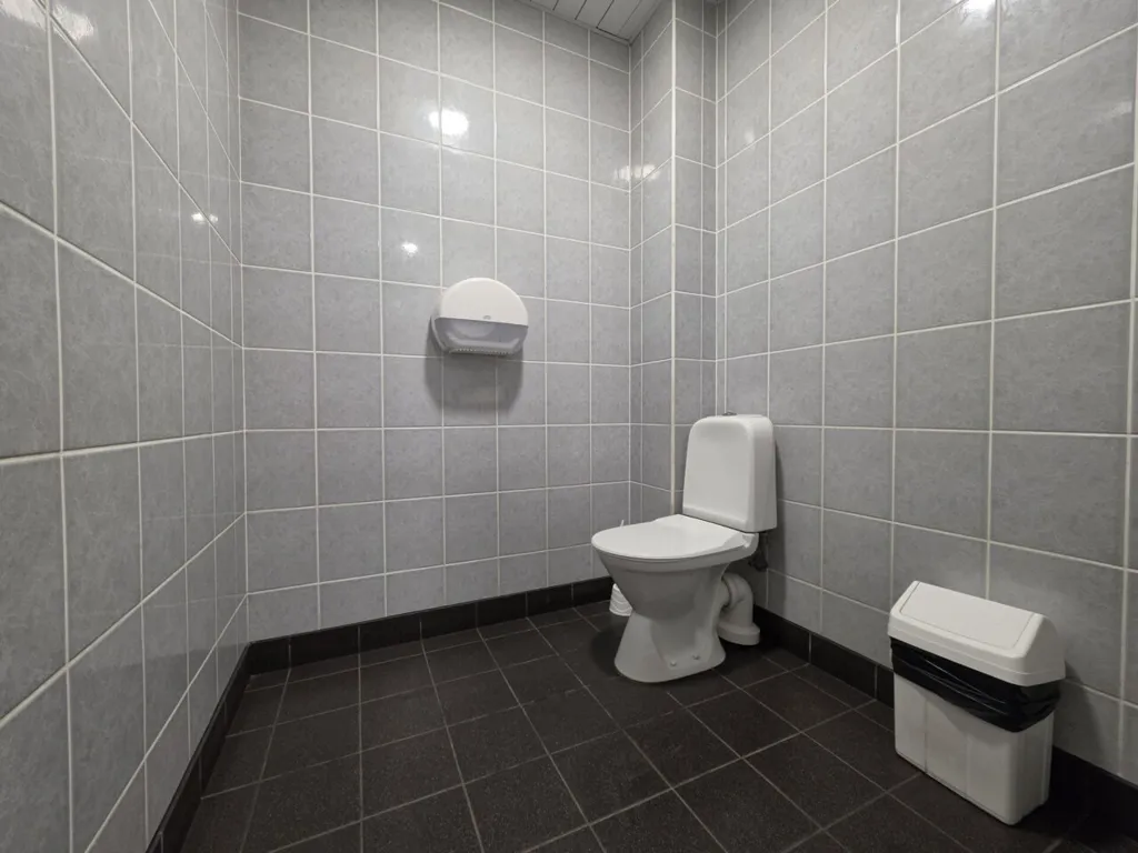 Bathrooms - Office Space with Good Visibility in Kristiine