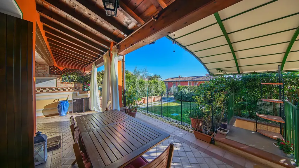Terrasse - Trilocale with Private Garden in Padenghe Sul Garda