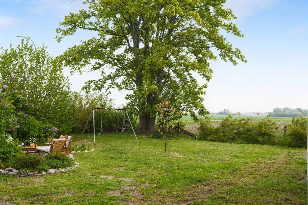 Aed - Villa with Renovation Potential in Lilla Beddinge