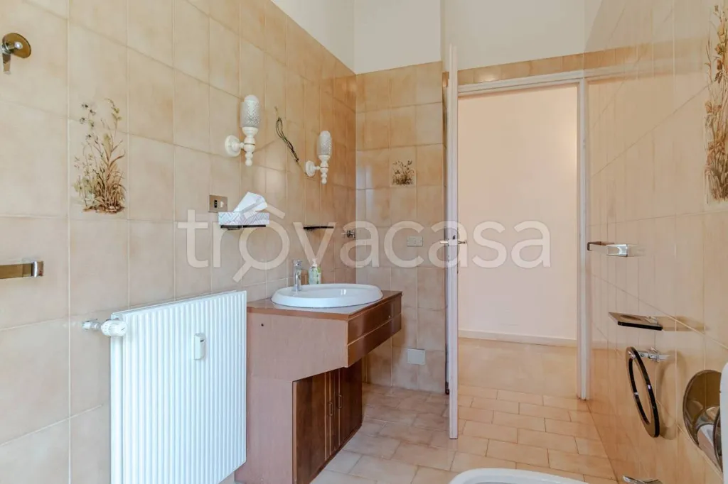 Salles de bain - Apartment with Balcony and Garden in Turin
