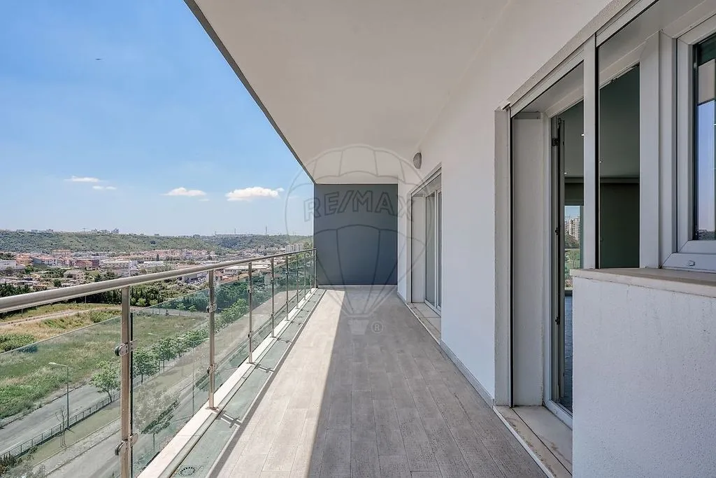 Balcon - Luxury Apartment with Panoramic Balcony in Odivelas