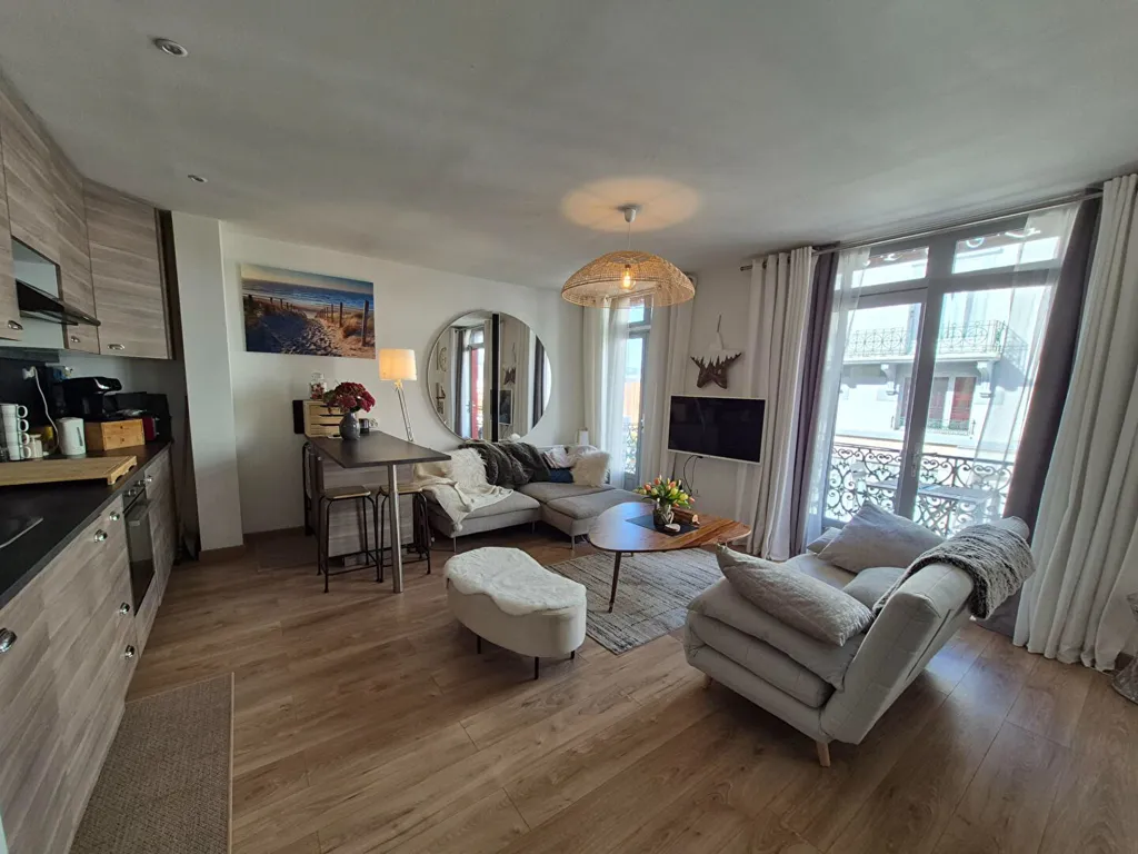 Elutuba - 3-Bed Apartment with Balcony in Berck