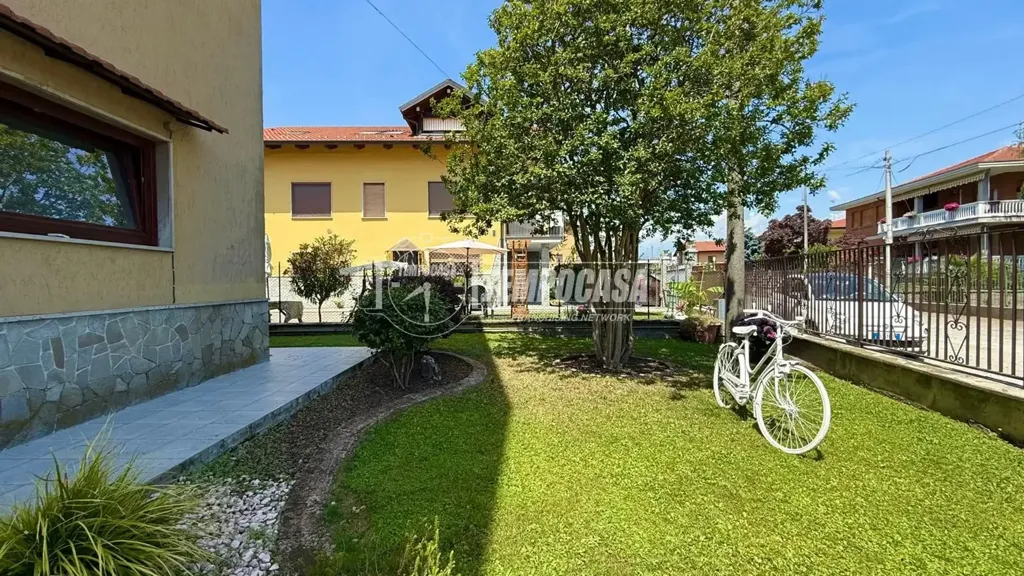 Aed - Bifamiliar Villa with Garden in Ciriè