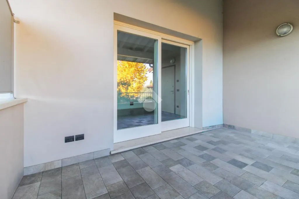 Terrass - Trilocale with Private Balcony in Roè Volciano