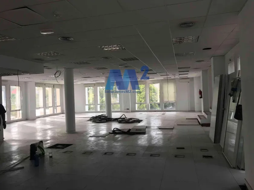 Pièces - Mixed-Use Building with Office Space in Alcobendas