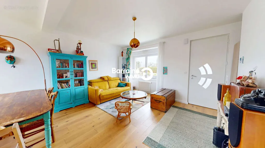 Living Room - Townhouse in Stone with Garden in Baud