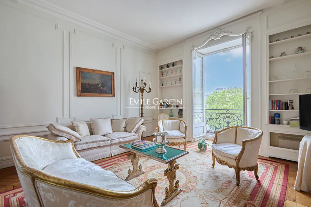 Elutuba - Parisian Flat with Seine View in 6th Arrondissement