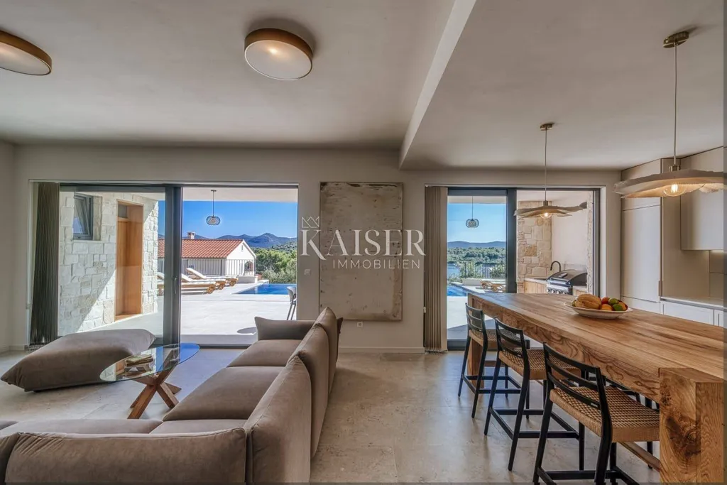 Living Room - Luxury Villa with Infinity Pool on Mali Iž