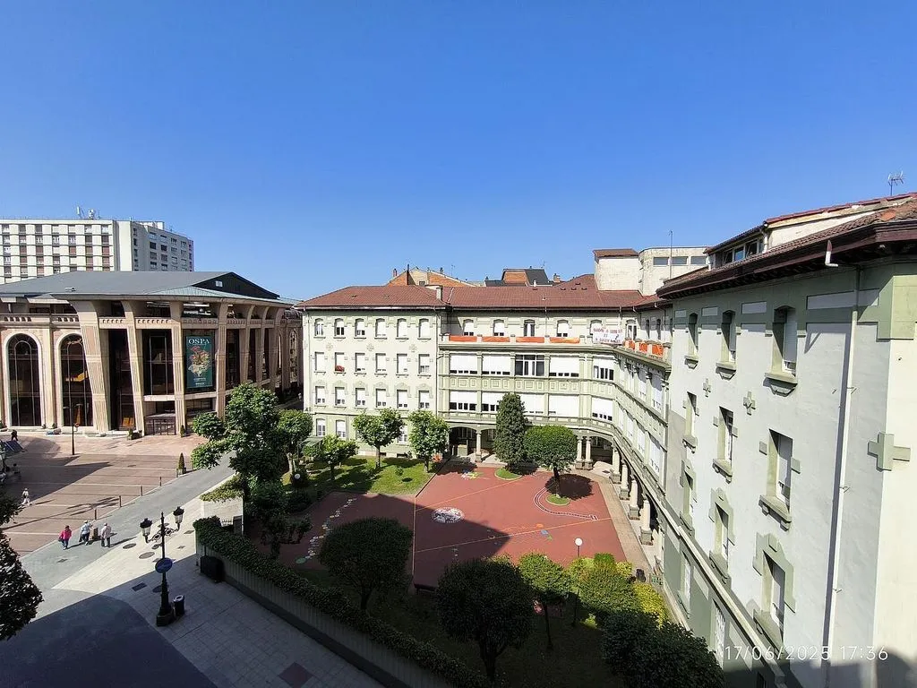 Aed - Apartment with Trunk Space in Auditorio, Oviedo
