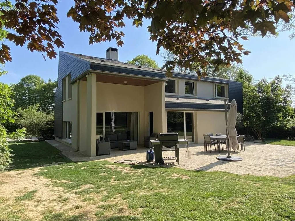 Terrass - Architectural House with Garden in Normandy
