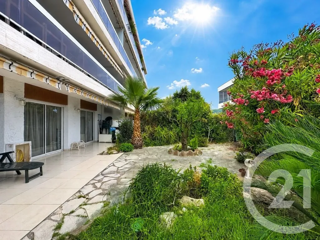 Terrass - 3-Room Apartment with Garden in Cannes