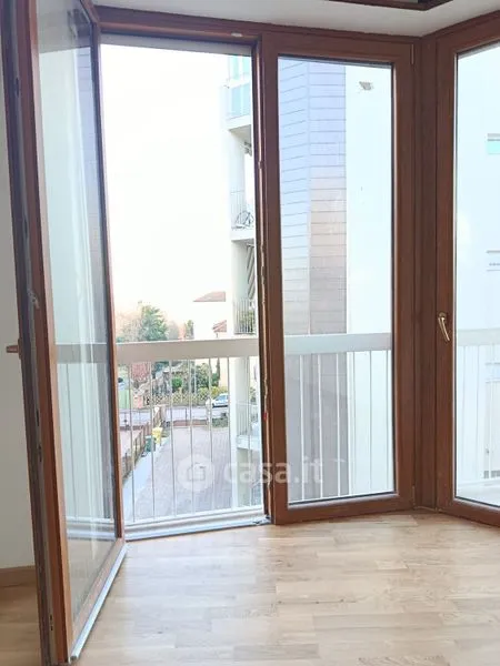 Balcon - Modernised Apartment with Balcony in Asti