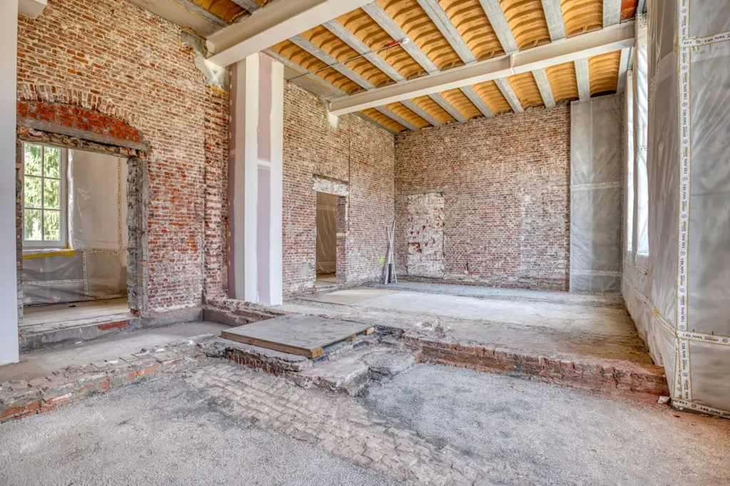 Toad - Commercial Space with Multiple Units in Bruges