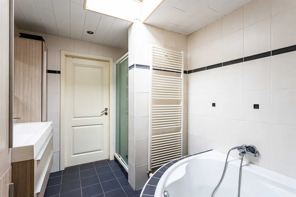 Salles de bain - Maison avec Vue sur le Schipdonkkanaal à Lovendegem