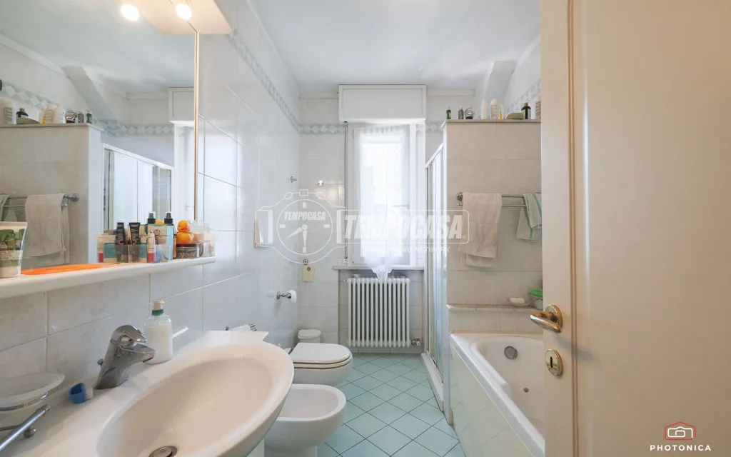 Vannitoad - Five-Room Apartment with Balconies in Riccione