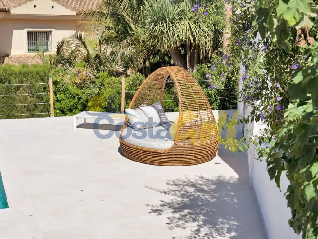 Piscine - Luxury Villa with Pool in Elviria, Marbella