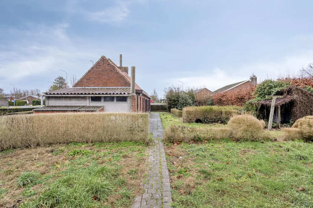 Jardin - Terrain de 3.325 m² avec Potentiel de Développement à Ingelmunster