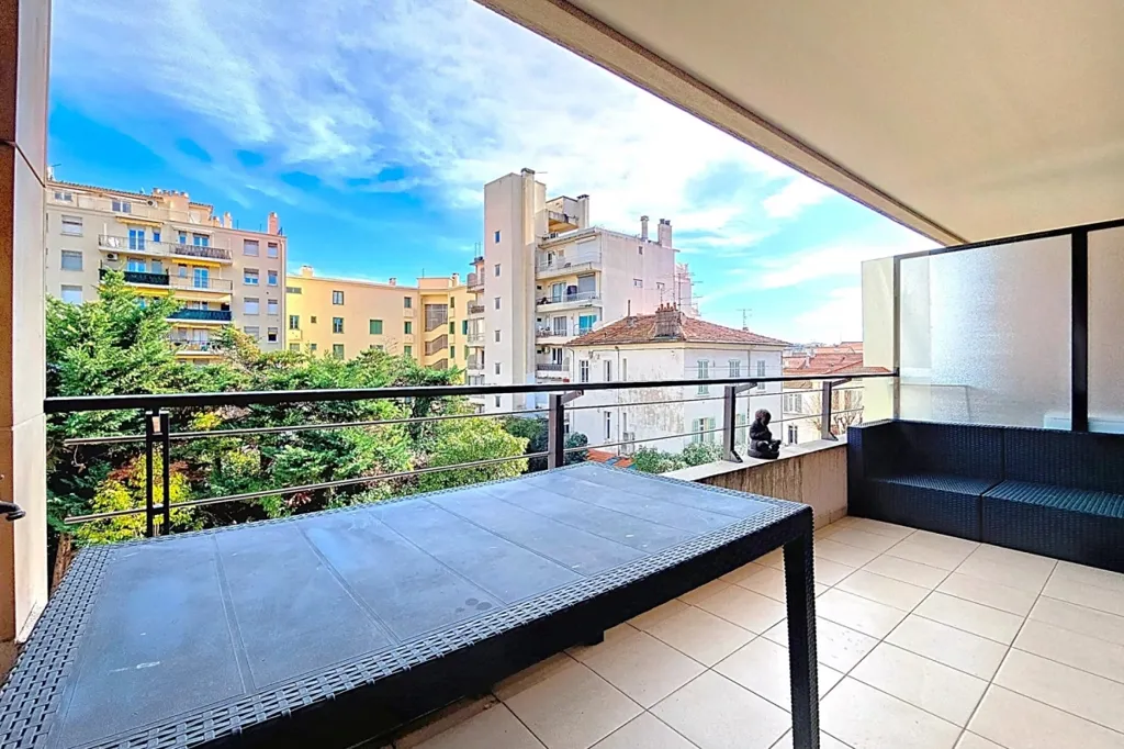 Balcone - Modern Apartment with Pool in Cannes