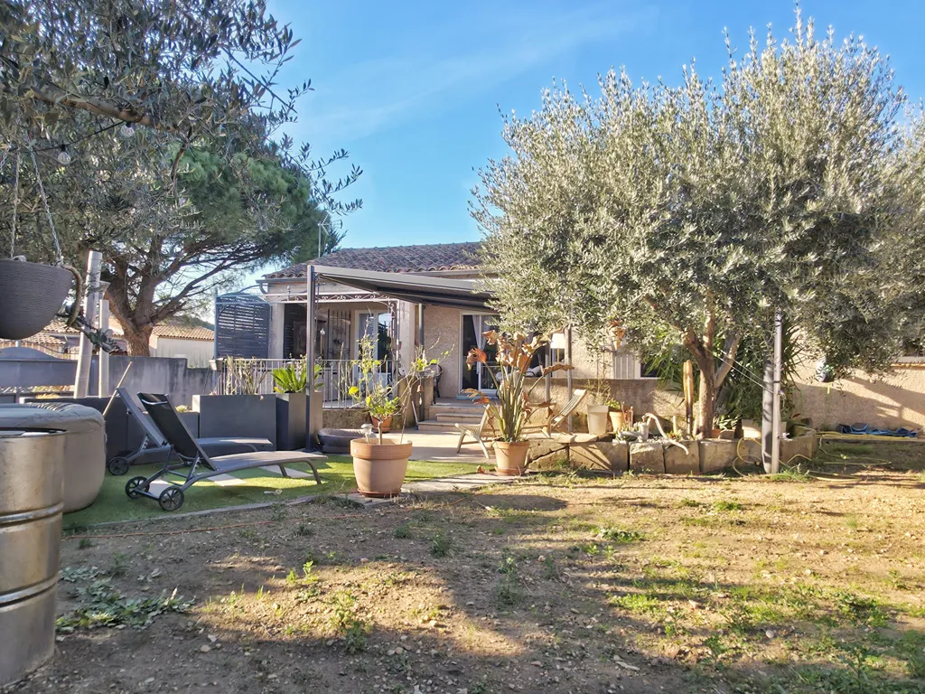 Jardin - Maison avec Jardin et Grand Garage à Beaucaire