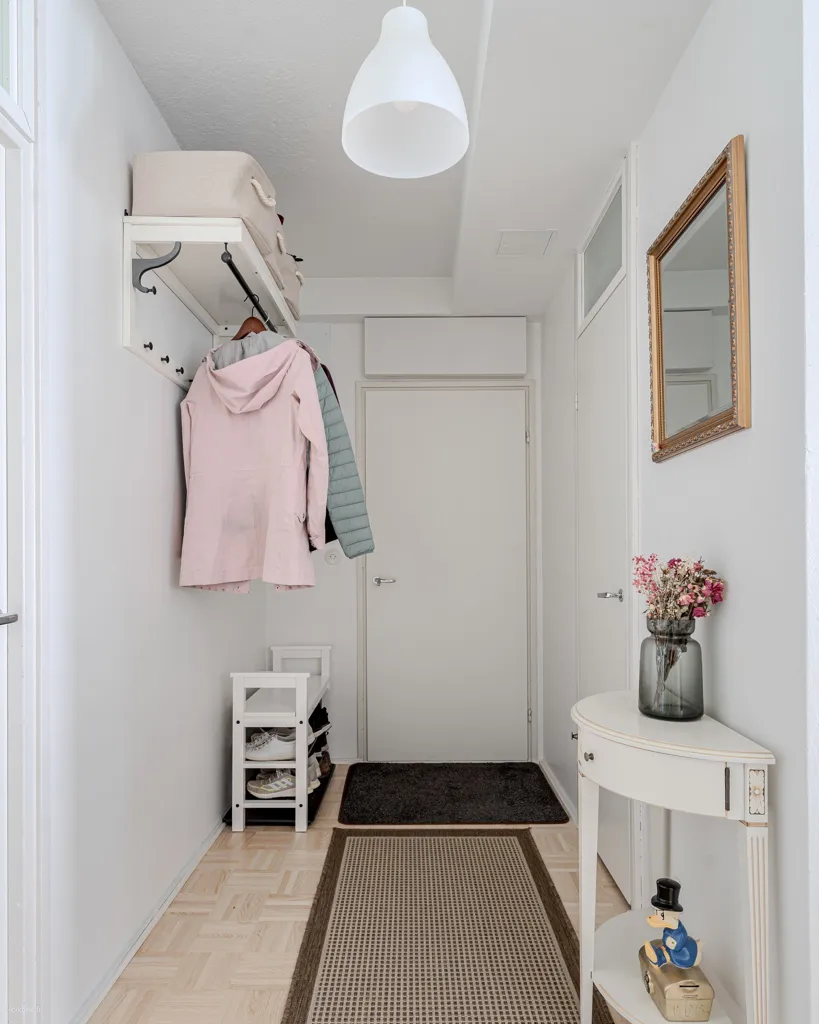 Entrée - Modernised Flat with Balcony in Vähäntuvantie
